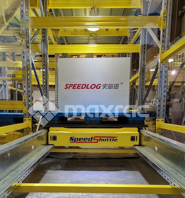 Four way shuttle system